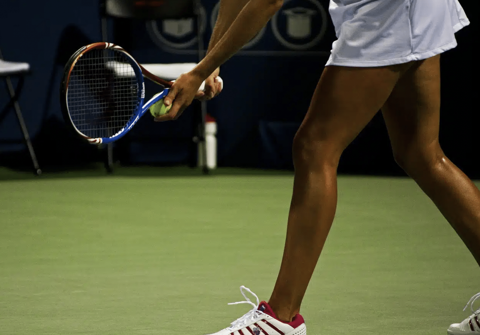 Wie Sie einen effektiven Tennisaufschlag trainieren